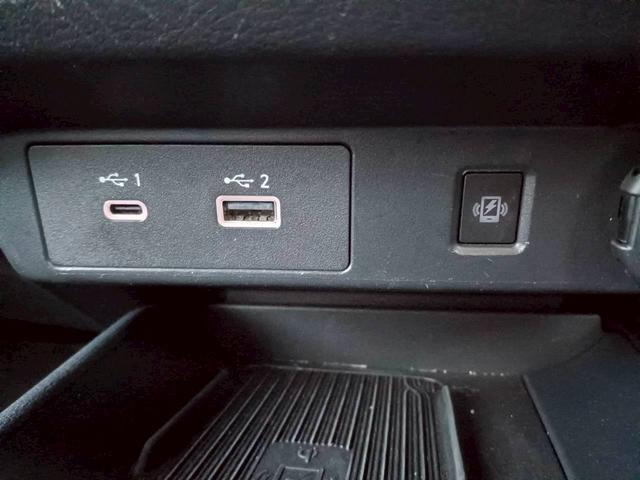 ノート X FOUR ハイブリッド4WD/プロパイロット/メーカー純正コネクトナビ/フルセグTV/全方位カメラ/デジタルインナーミラー/ワイヤレス充電/シートヒーター/ステアリングヒーター/ETC/USB/車検整備付き(28枚目)