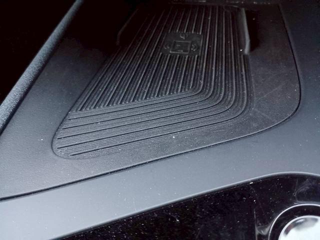 ノート X FOUR ハイブリッド4WD/プロパイロット/メーカー純正コネクトナビ/フルセグTV/全方位カメラ/デジタルインナーミラー/ワイヤレス充電/シートヒーター/ステアリングヒーター/ETC/USB/車検整備付き(29枚目)