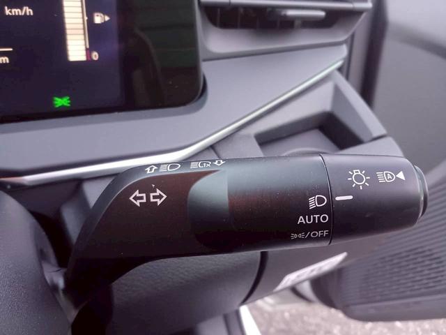 ノート X FOUR ハイブリッド4WD/プロパイロット/メーカー純正コネクトナビ/フルセグTV/全方位カメラ/デジタルインナーミラー/ワイヤレス充電/シートヒーター/ステアリングヒーター/ETC/USB/車検整備付き(32枚目)