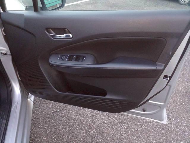 ノート X FOUR ハイブリッド4WD/プロパイロット/メーカー純正コネクトナビ/フルセグTV/全方位カメラ/デジタルインナーミラー/ワイヤレス充電/シートヒーター/ステアリングヒーター/ETC/USB/車検整備付き(43枚目)