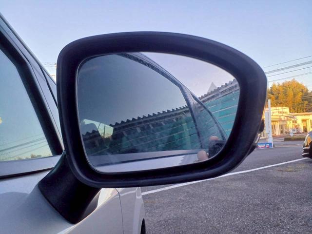 ノート X FOUR ハイブリッド4WD/プロパイロット/メーカー純正コネクトナビ/フルセグTV/全方位カメラ/デジタルインナーミラー/ワイヤレス充電/シートヒーター/ステアリングヒーター/ETC/USB/車検整備付き(56枚目)