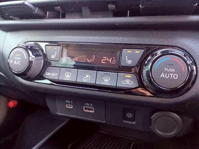 ノート X FOUR ハイブリッド4WD/プロパイロット/メーカー純正コネクトナビ/フルセグTV/全方位カメラ/デジタルインナーミラー/ワイヤレス充電/シートヒーター/ステアリングヒーター/ETC/USB/車検整備付き(10枚目)