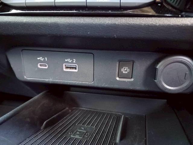 ノート X FOUR ハイブリッド4WD/プロパイロット/メーカー純正コネクトナビ/フルセグTV/全方位カメラ/デジタルインナーミラー/ワイヤレス充電/シートヒーター/ステアリングヒーター/ETC/USB/車検整備付き(31枚目)