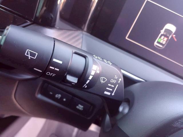 ノート X FOUR ハイブリッド4WD/プロパイロット/メーカー純正コネクトナビ/フルセグTV/全方位カメラ/デジタルインナーミラー/ワイヤレス充電/シートヒーター/ステアリングヒーター/ETC/USB/車検整備付き(33枚目)