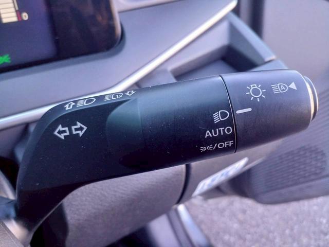 ノート X FOUR ハイブリッド4WD/プロパイロット/メーカー純正コネクトナビ/フルセグTV/全方位カメラ/デジタルインナーミラー/ワイヤレス充電/シートヒーター/ステアリングヒーター/ETC/USB/車検整備付き(34枚目)