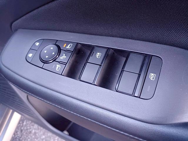 ノート X FOUR ハイブリッド4WD/プロパイロット/メーカー純正コネクトナビ/フルセグTV/全方位カメラ/デジタルインナーミラー/ワイヤレス充電/シートヒーター/ステアリングヒーター/ETC/USB/車検整備付き(43枚目)