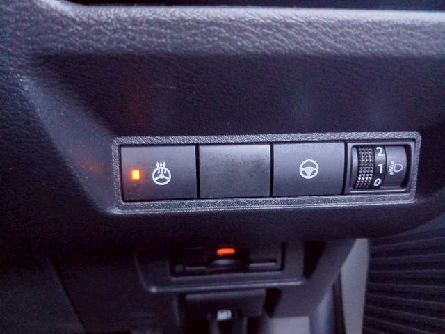 ノート X FOUR ハイブリッド4WD/プロパイロット/メーカー純正コネクトナビ/フルセグTV/全方位カメラ/デジタルインナーミラー/ワイヤレス充電/シートヒーター/ステアリングヒーター/ETC/USB/車検整備付き(11枚目)