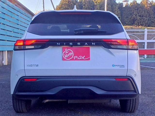 ノート X FOUR ハイブリッド4WD/プロパイロット/メーカー純正コネクトナビ/フルセグTV/全方位カメラ/デジタルインナーミラー/ワイヤレス充電/シートヒーター/ステアリングヒーター/ETC/USB/車検整備付き(25枚目)