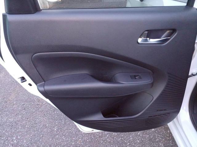 ノート X FOUR ハイブリッド4WD/プロパイロット/メーカー純正コネクトナビ/フルセグTV/全方位カメラ/デジタルインナーミラー/ワイヤレス充電/シートヒーター/ステアリングヒーター/ETC/USB/車検整備付き(46枚目)