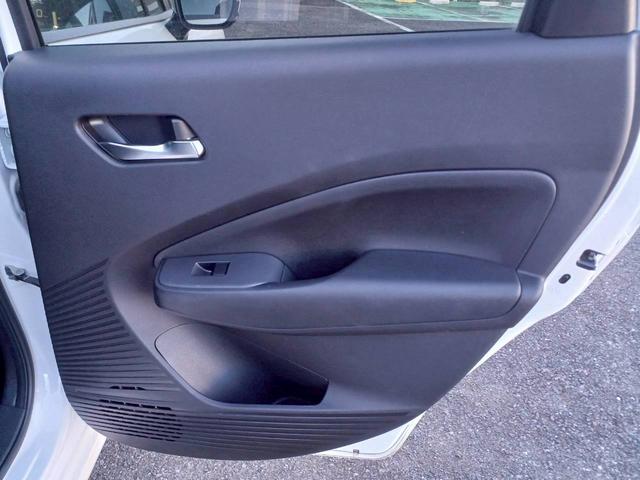 ノート X FOUR ハイブリッド4WD/プロパイロット/メーカー純正コネクトナビ/フルセグTV/全方位カメラ/デジタルインナーミラー/ワイヤレス充電/シートヒーター/ステアリングヒーター/ETC/USB/車検整備付き(47枚目)