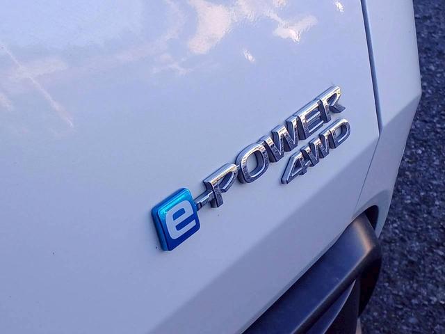 ノート X FOUR ハイブリッド4WD/プロパイロット/メーカー純正コネクトナビ/フルセグTV/全方位カメラ/デジタルインナーミラー/ワイヤレス充電/シートヒーター/ステアリングヒーター/ETC/USB/車検整備付き(49枚目)