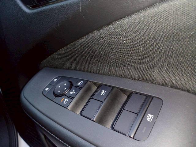 ノート X FOUR ハイブリッド4WD/プロパイロット/メーカー純正コネクトナビ/フルセグTV/全方位カメラ/デジタルインナーミラー/ワイヤレス充電/ETC/シートヒーター/ステアリングヒーター/エマージェンシーブレーキ(43枚目)