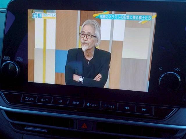 ノート X FOUR ハイブリッド4WD/プロパイロット/メーカー純正コネクトナビ/フルセグTV/全方位カメラ/デジタルインナーミラー/ワイヤレス充電/シートヒーター/ステアリングヒーター/ETC/USB/車検整備付き(5枚目)