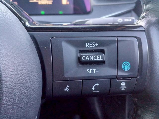 ノート X FOUR ハイブリッド4WD/プロパイロット/メーカー純正コネクトナビ/フルセグTV/全方位カメラ/デジタルインナーミラー/ワイヤレス充電/シートヒーター/ステアリングヒーター/ETC/USB/車検整備付き(8枚目)