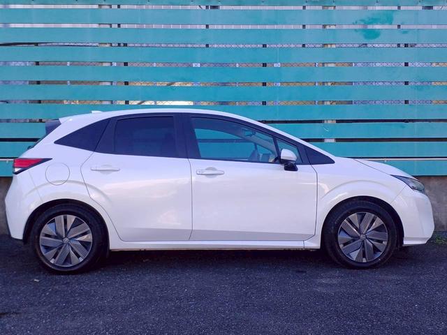 ノート X FOUR ハイブリッド4WD/プロパイロット/メーカー純正コネクトナビ/フルセグTV/全方位カメラ/デジタルインナーミラー/ワイヤレス充電/シートヒーター/ステアリングヒーター/ETC/USB/車検整備付き(18枚目)