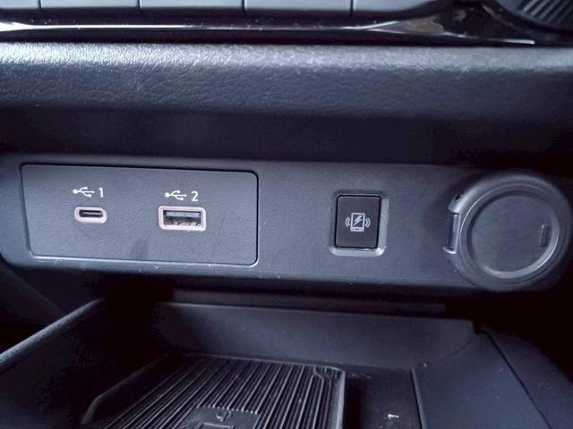 ノート X FOUR ハイブリッド4WD/プロパイロット/メーカー純正コネクトナビ/フルセグTV/全方位カメラ/デジタルインナーミラー/ワイヤレス充電/シートヒーター/ステアリングヒーター/ETC/USB/車検整備付き(30枚目)