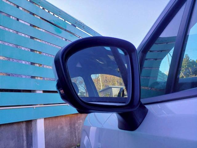 ノート X FOUR ハイブリッド4WD/プロパイロット/メーカー純正コネクトナビ/フルセグTV/全方位カメラ/デジタルインナーミラー/ワイヤレス充電/シートヒーター/ステアリングヒーター/ETC/USB/車検整備付き(51枚目)