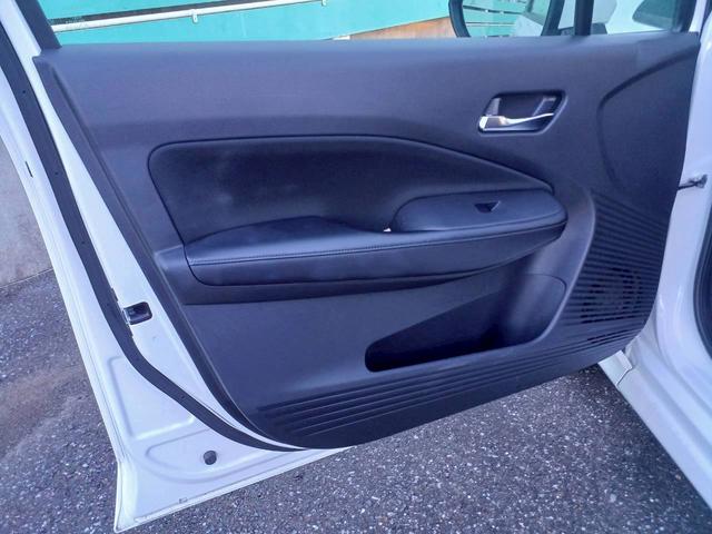 ノート X FOUR ハイブリッド4WD/プロパイロット/メーカー純正コネクトナビ/フルセグTV/全方位カメラ/デジタルインナーミラー/ワイヤレス充電/シートヒーター/ステアリングヒーター/ETC/USB/車検整備付き(52枚目)