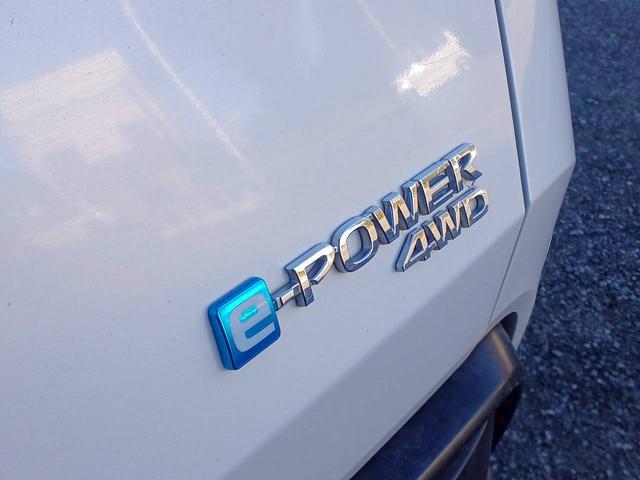 ノート X FOUR ハイブリッド4WD/プロパイロット/メーカー純正コネクトナビ/フルセグTV/全方位カメラ/デジタルインナーミラー/ワイヤレス充電/シートヒーター/ステアリングヒーター/ETC/USB/車検整備付き(59枚目)