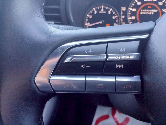 ＭＡＺＤＡ３ファストバック ２０Ｓ　Ｌパッケージ　ＢＯＳＥサウンド／マツダコネクトナビ／フルセグＴＶ／バックカメラ／黒革／パワーシート／シートヒーター／ステアヒーター／ヘッドアップディスプレイ／クルージングトラフィックサポート／ＬＥＤライト／ＥＴＣ（8枚目）