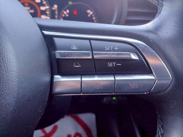 ＭＡＺＤＡ３ファストバック ２０Ｓ　Ｌパッケージ　ＢＯＳＥサウンド／マツダコネクトナビ／フルセグＴＶ／バックカメラ／黒革／パワーシート／シートヒーター／ステアヒーター／ヘッドアップディスプレイ／クルージングトラフィックサポート／ＬＥＤライト／ＥＴＣ（9枚目）