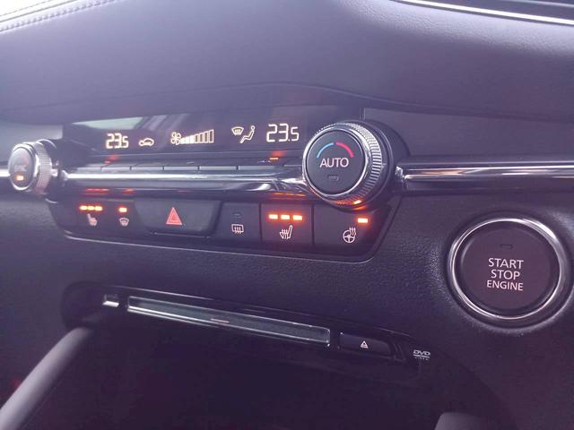 ＭＡＺＤＡ３ファストバック ２０Ｓ　Ｌパッケージ　ＢＯＳＥサウンド／マツダコネクトナビ／フルセグＴＶ／バックカメラ／黒革／パワーシート／シートヒーター／ステアヒーター／ヘッドアップディスプレイ／クルージングトラフィックサポート／ＬＥＤライト／ＥＴＣ（11枚目）