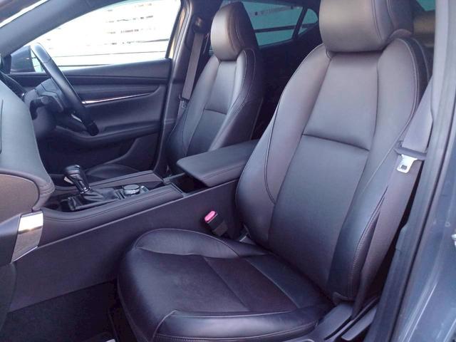 ＭＡＺＤＡ３ファストバック ２０Ｓ　Ｌパッケージ　ＢＯＳＥサウンド／マツダコネクトナビ／フルセグＴＶ／バックカメラ／黒革／パワーシート／シートヒーター／ステアヒーター／ヘッドアップディスプレイ／クルージングトラフィックサポート／ＬＥＤライト／ＥＴＣ（15枚目）