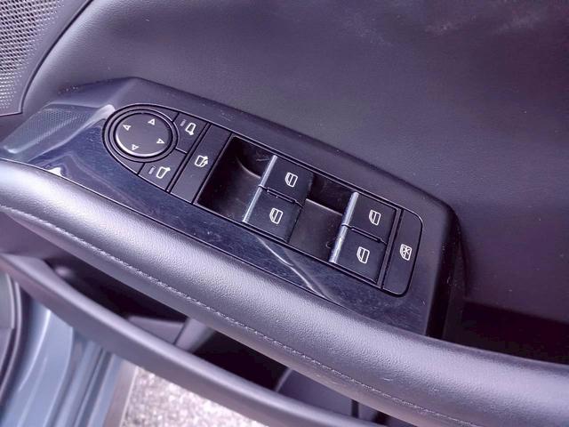 ＭＡＺＤＡ３ファストバック ２０Ｓ　Ｌパッケージ　ＢＯＳＥサウンド／マツダコネクトナビ／フルセグＴＶ／バックカメラ／黒革／パワーシート／シートヒーター／ステアヒーター／ヘッドアップディスプレイ／クルージングトラフィックサポート／ＬＥＤライト／ＥＴＣ（35枚目）