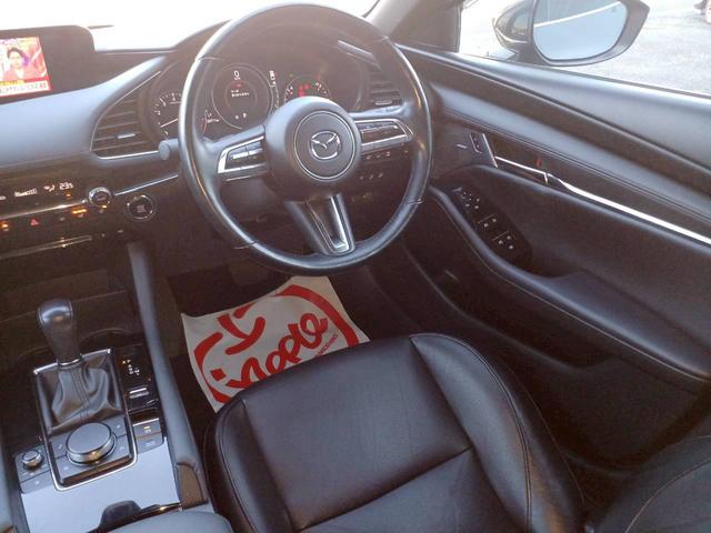 ＭＡＺＤＡ３ファストバック ２０Ｓ　Ｌパッケージ　ＢＯＳＥサウンド／マツダコネクトナビ／フルセグＴＶ／バックカメラ／黒革／パワーシート／シートヒーター／ステアヒーター／ヘッドアップディスプレイ／クルージングトラフィックサポート／ＬＥＤライト／ＥＴＣ（36枚目）