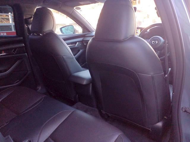 ＭＡＺＤＡ３ファストバック ２０Ｓ　Ｌパッケージ　ＢＯＳＥサウンド／マツダコネクトナビ／フルセグＴＶ／バックカメラ／黒革／パワーシート／シートヒーター／ステアヒーター／ヘッドアップディスプレイ／クルージングトラフィックサポート／ＬＥＤライト／ＥＴＣ（38枚目）
