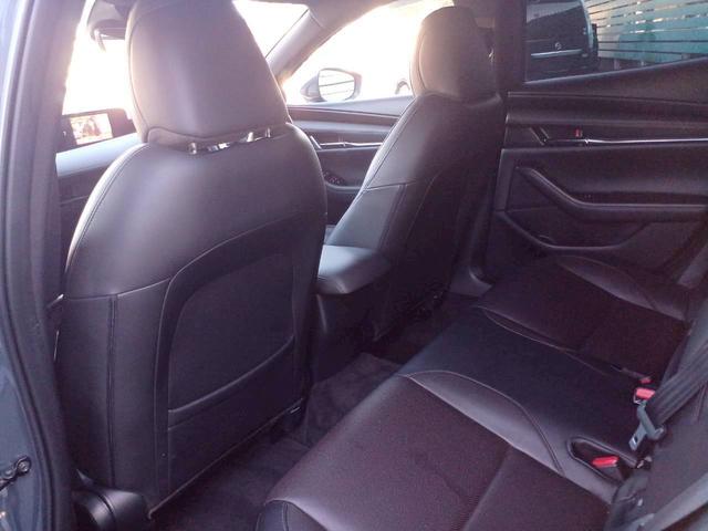 ＭＡＺＤＡ３ファストバック ２０Ｓ　Ｌパッケージ　ＢＯＳＥサウンド／マツダコネクトナビ／フルセグＴＶ／バックカメラ／黒革／パワーシート／シートヒーター／ステアヒーター／ヘッドアップディスプレイ／クルージングトラフィックサポート／ＬＥＤライト／ＥＴＣ（39枚目）