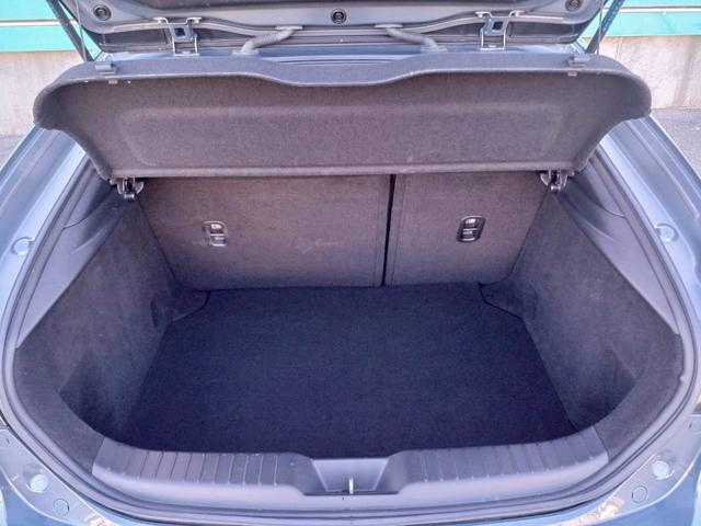 ＭＡＺＤＡ３ファストバック ２０Ｓ　Ｌパッケージ　ＢＯＳＥサウンド／マツダコネクトナビ／フルセグＴＶ／バックカメラ／黒革／パワーシート／シートヒーター／ステアヒーター／ヘッドアップディスプレイ／クルージングトラフィックサポート／ＬＥＤライト／ＥＴＣ（40枚目）