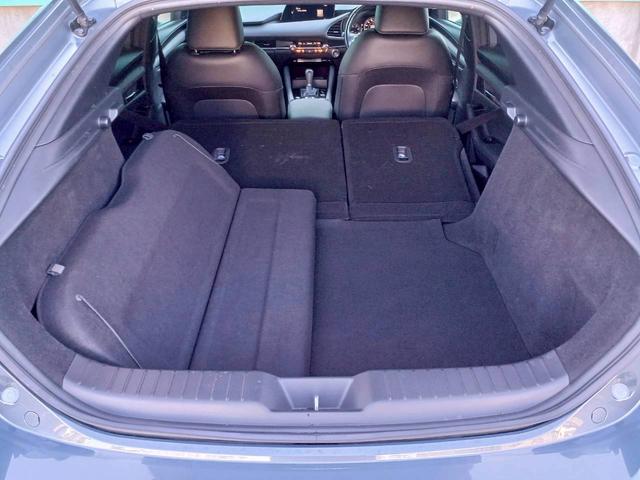 ＭＡＺＤＡ３ファストバック ２０Ｓ　Ｌパッケージ　ＢＯＳＥサウンド／マツダコネクトナビ／フルセグＴＶ／バックカメラ／黒革／パワーシート／シートヒーター／ステアヒーター／ヘッドアップディスプレイ／クルージングトラフィックサポート／ＬＥＤライト／ＥＴＣ（42枚目）