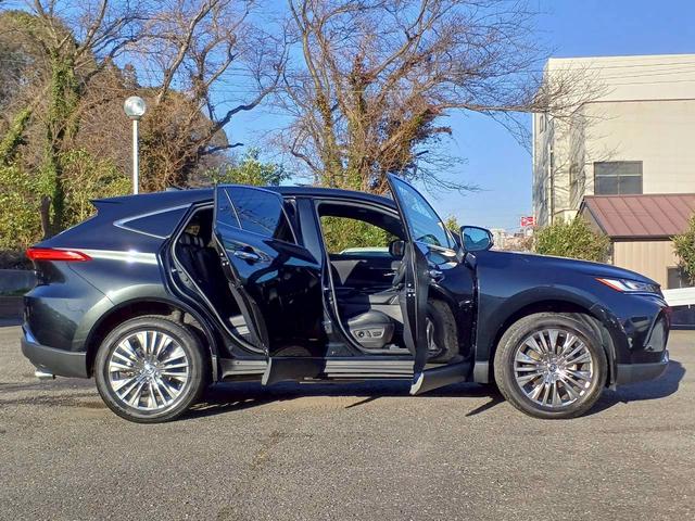 ハリアーハイブリッド Ｚ　レザーパッケージ　４ＷＤ／調光パノラマルーフ／ＪＢＬプレミアム／純正ナビＴＶ／全方位カメラ／ヘッドアップディスプレイ／デジタルインナー／黒革／シートベンチレーション／パワーシート／ステアヒーター／パワーバックドア／（22枚目）