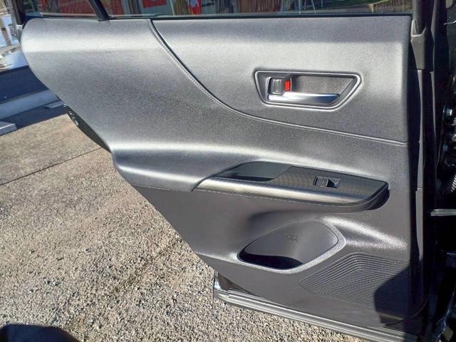 ハリアーハイブリッド Ｚ　レザーパッケージ　４ＷＤ／調光パノラマルーフ／ＪＢＬプレミアム／純正ナビＴＶ／全方位カメラ／ヘッドアップディスプレイ／デジタルインナー／黒革／シートベンチレーション／パワーシート／ステアヒーター／パワーバックドア／（46枚目）