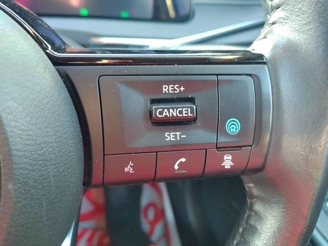 ノート Ｘ　ＦＯＵＲ　プロパイロット／コネクトナビ／全方位カメラ／フルセグＴＶ／デジタルインナー／ワイヤレス充電／シートヒーター／ステアヒーター／ＵＳＢ／エマージェンシーブレーキ／インテリジェントキー／プッシュスタート／（12枚目）