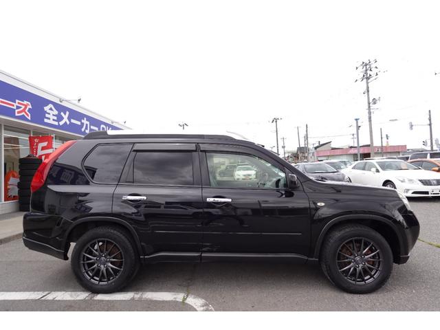 エクストレイル ２０Ｘｔ　４ＷＤ　関東仕入れ　寒冷地仕様　シートヒーター　フルセグＴＶ　ＥＴＣ　ナビ　Ｂｌｕｅｔｏｏｔｈ　社外アルミ　頸部衝撃緩和ヘッドレスト　ヒルディセントコントロール　横滑り防止装置（10枚目）