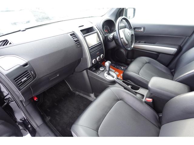 エクストレイル ２０Ｘ　エクストリーマーＸ　関西仕入　後期モデル　切替式４ＷＤ　カブロンシート　全席シートヒーター　ルーフレール　純正アルミホイール　タイミングチェーン　スマートキー　ＥＴＣ　ナビ　バックカメラ（21枚目）