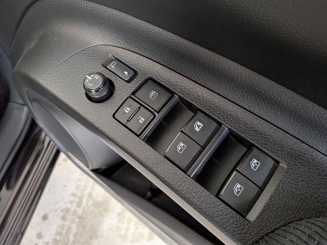 シエンタ Ｇ　クエロ　寒冷地仕様　両側パワースライドドア　純正カーテン　夏冬タイヤ　社外ナビ　バックカメラ　ステアリングスイッチ（32枚目）