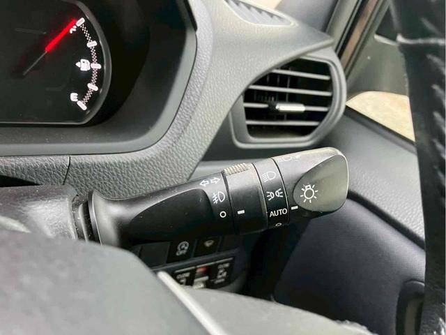 ノア Si 4WD ドライブレコーダー ETC バックカメラ ナビ TV オートクルーズコントロール 両側電動スライドドア オートライト LEDヘッドランプ スマートキー アイドリングストップ 電動格納ミラー(28枚目)