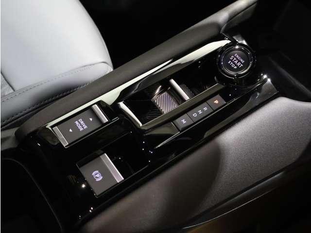 �V�ԁE���Îԑ�����葵���Ă���܂��B�I�[�i�[�l�͂������̂��ƁA�A���Ԃ����߂Ă̂��q�l�⏗���̂��q�l���A���C�y�ɂ����k�������I