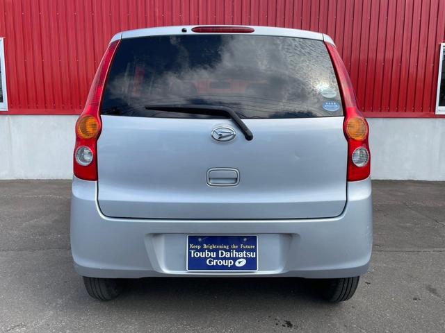 ミラ Ｌセレクション　４ＷＤ　６６０ｃｃ　軽四　ＣＤチューナー　キーレス　エアコン　電動格納ミラー　パワーステアリング　パワーウィンドウ　衝突安全ボディ　ライトレベライザー　運転席エアバッグ　助手席エアバッグ（9枚目）