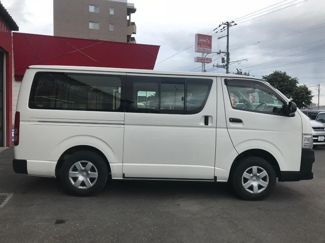 3.0DT 4WD AT Tベルト済 5ドア 3/6人乗り(6枚目)