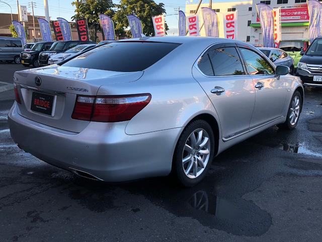 LS600h 4WD ムーンルーフ TVナビ Bカメラ(6枚目)