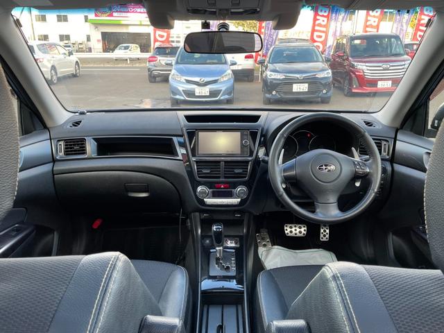 エアブレイク アイサイト 特別仕様 専用色 4WD パノラミックガラスルーフ サテンメッキ塗装ドアミラー 専用アルミホイール 専用シートステッチ パワーシート キーレス プッシュスタート 7人乗り ETC クルコン(11枚目)