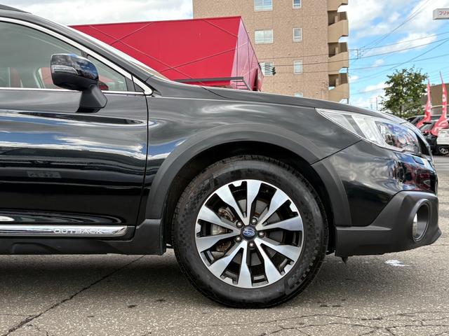 レガシィアウトバック リミテッド　寒冷地仕様／４ＷＤ／９インチナビ／フルセグＴＶ／バックカメラ／シートヒーター／パワーシート／パワーリヤゲート／ＥＴＣ／スマートキー／パドルシフトＢｌｕｅｔｏｏｔｈ接続／アダプティブクルーズコントロール（11枚目）