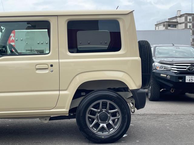 ジムニー ＸＣ　届出済未使用車／ターボ／パートタイム４ＷＤ／ＡＴ／シートヒーター／クルーズコントロール／コーナーセンサー／オートハイビーム／ヘッドライトウォッシャー／スマートキー／スペアキー／純正アルミホイール（5枚目）
