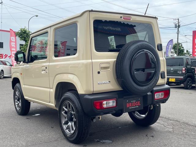 ジムニー ＸＣ　届出済未使用車／ターボ／パートタイム４ＷＤ／ＡＴ／シートヒーター／クルーズコントロール／コーナーセンサー／オートハイビーム／ヘッドライトウォッシャー／スマートキー／スペアキー／純正アルミホイール（6枚目）