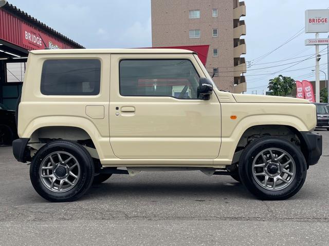 ジムニー ＸＣ　届出済未使用車／ターボ／パートタイム４ＷＤ／ＡＴ／シートヒーター／クルーズコントロール／コーナーセンサー／オートハイビーム／ヘッドライトウォッシャー／スマートキー／スペアキー／純正アルミホイール（10枚目）