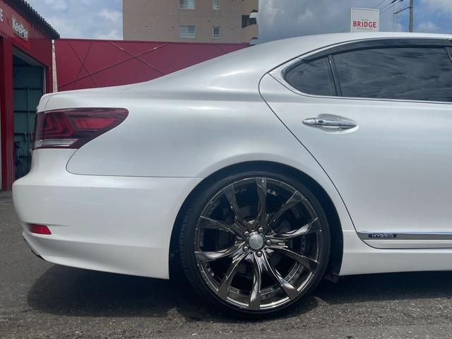 LS LS600h バージョンL モデリスタ/白本革(メローホワイト)/サンルーフ/全画面ナビ/フルセグ付ナビ/Bカメラ/シートヒーター/シートエアコン/エアサス/ステアリングヒーター/パワーシート/クルーズコントロール/寒冷地仕様(9枚目)